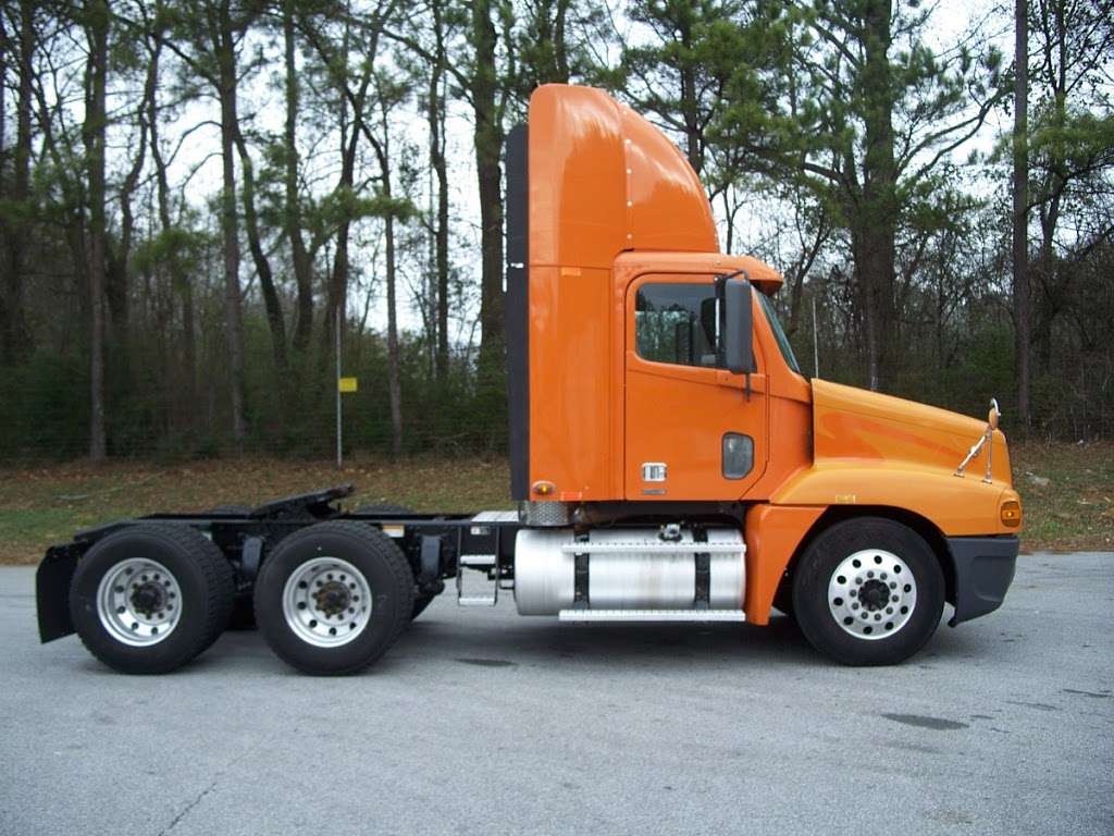 Schneider Truck Sales | 2420 Starita Rd, Charlotte, NC 28269 | Phone: (800) 635-9801