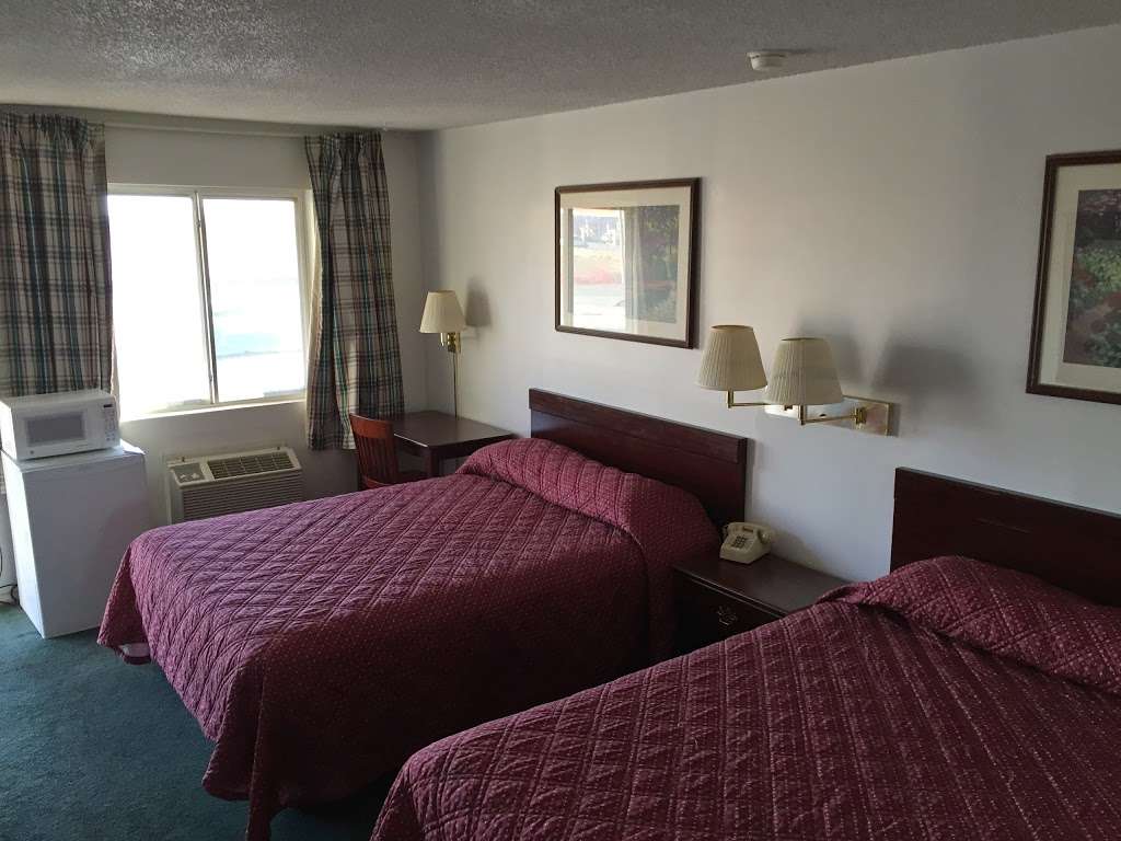 Slumber Inn Motel | 21400 E 275th St, Harrisonville, MO 64701 | Phone: (816) 884-3100