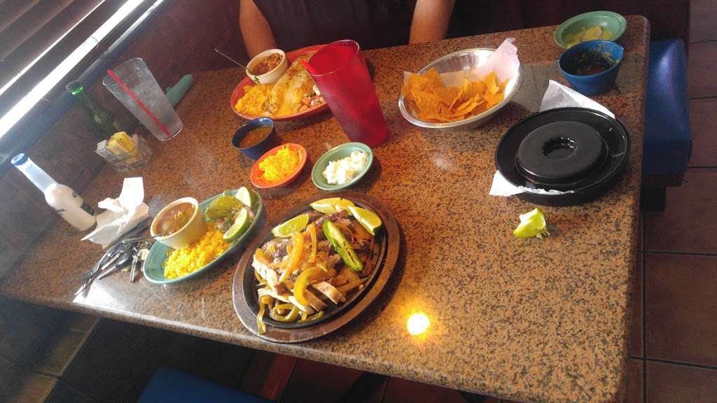 Las Palomas Mexican Restaurant | 14614 Woodforest Blvd, Houston, TX 77015 | Phone: (713) 453-6175