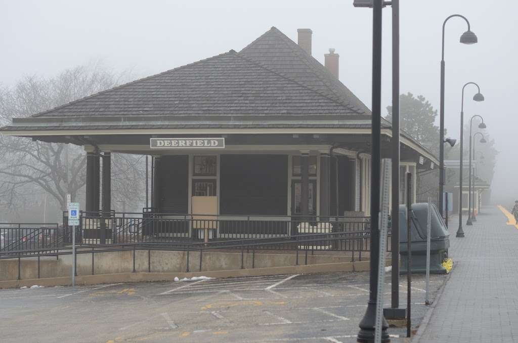 Deerfield Metra Station | Deerfield, IL 60015