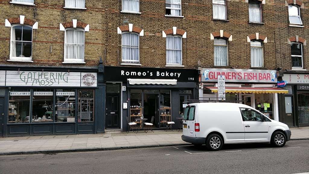 Romeo’s Bakery - bakery  | Photo 3 of 10 | Address: 195 Blackstock Rd, Highbury East, London N5 2LL, UK | Phone: 020 3538 0260