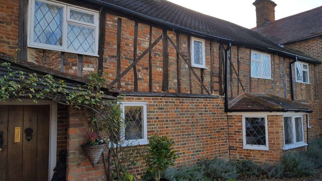 Holly House Cottage | Hollybush Ln, Bendish, Hitchin SG4 8JB, UK | Phone: 01438 871130