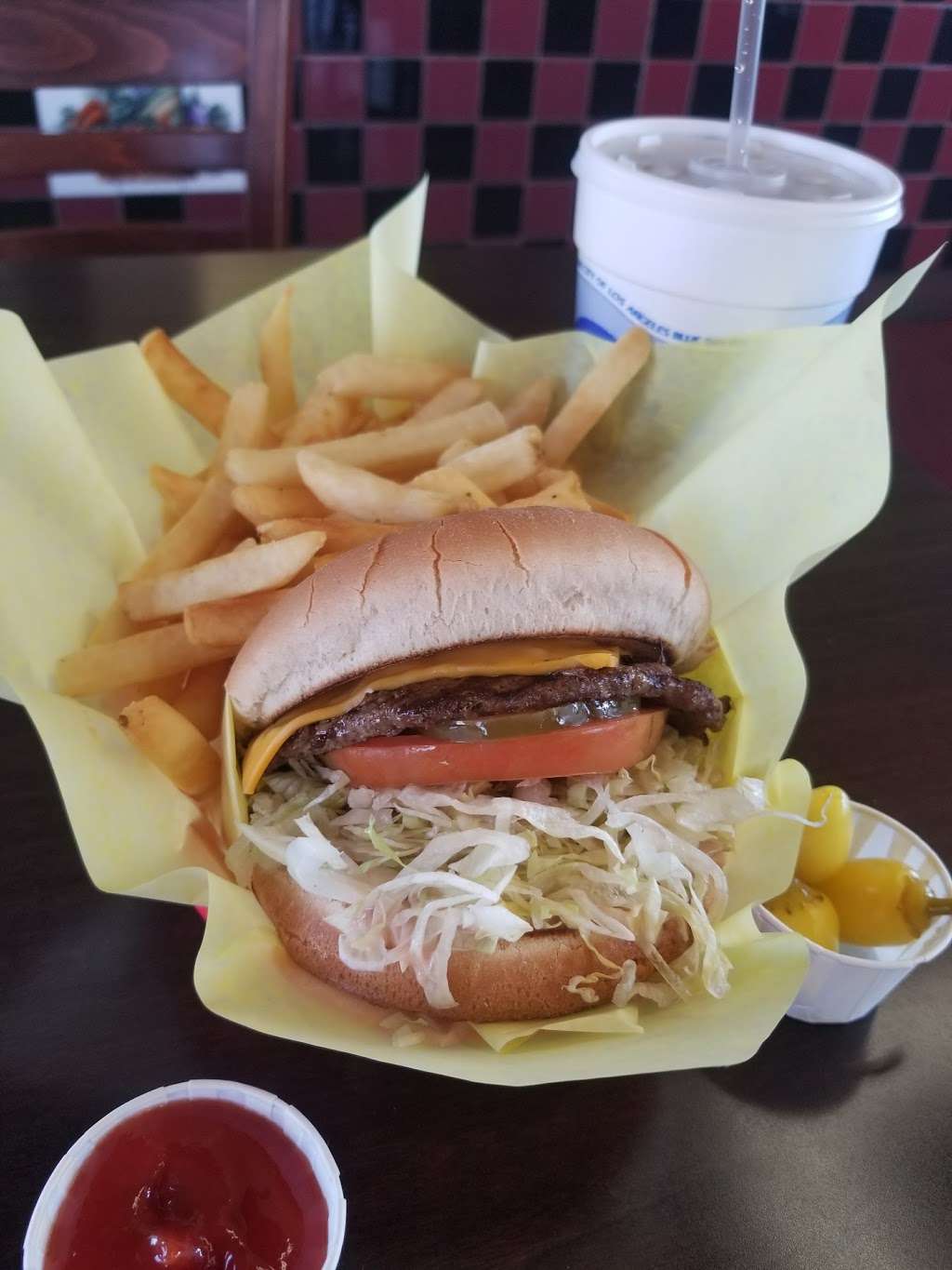 Star Burgers | 14752 Badillo St, Baldwin Park, CA 91706, USA | Phone: (626) 337-7777