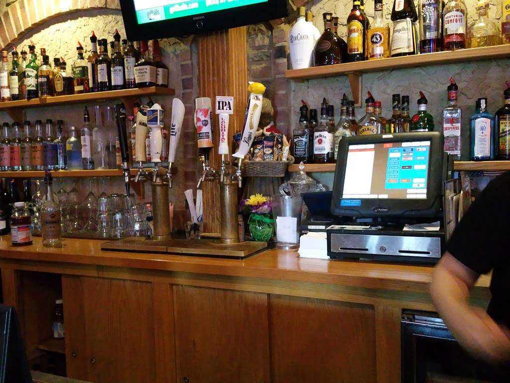 Armettas Italian Restaurant & Pub | 301 Main St, Emmaus, PA 18049 | Phone: (610) 967-3050