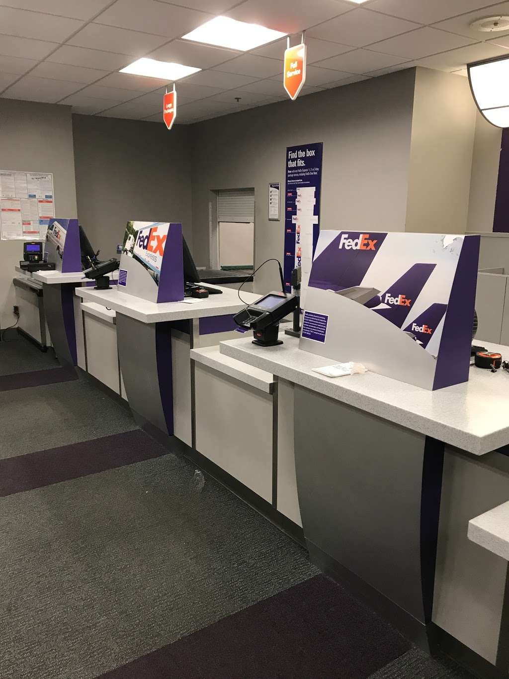 FedEx Ship Center, 7000 Barranca Pkwy, Irvine, CA 92618, USA