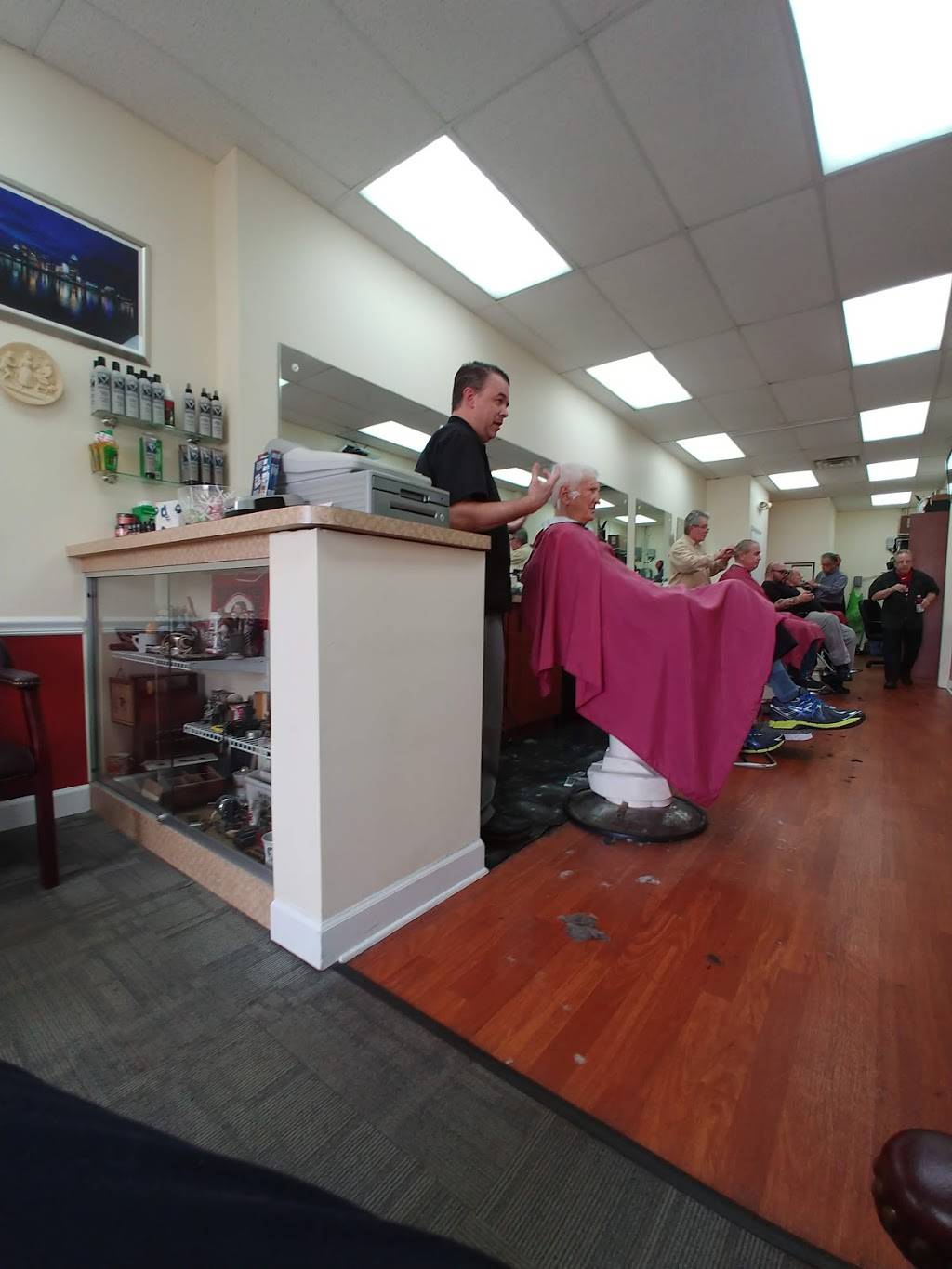 Royal Barber Shop | 7324 Kenwood Rd, Cincinnati, OH 45236 | Phone: (513) 984-4388