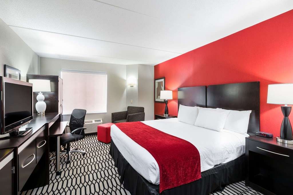 Best Western Plus BWI Airport North Inn & Suites | 6055 Belle Grove Rd, Baltimore, MD 21225, USA | Phone: (410) 789-7223