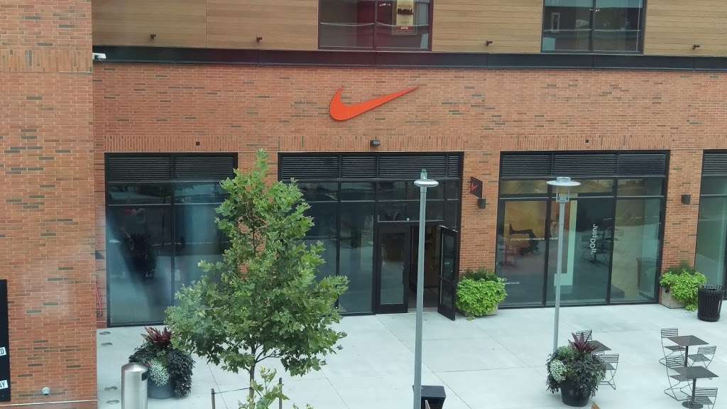nike store somerville ma
