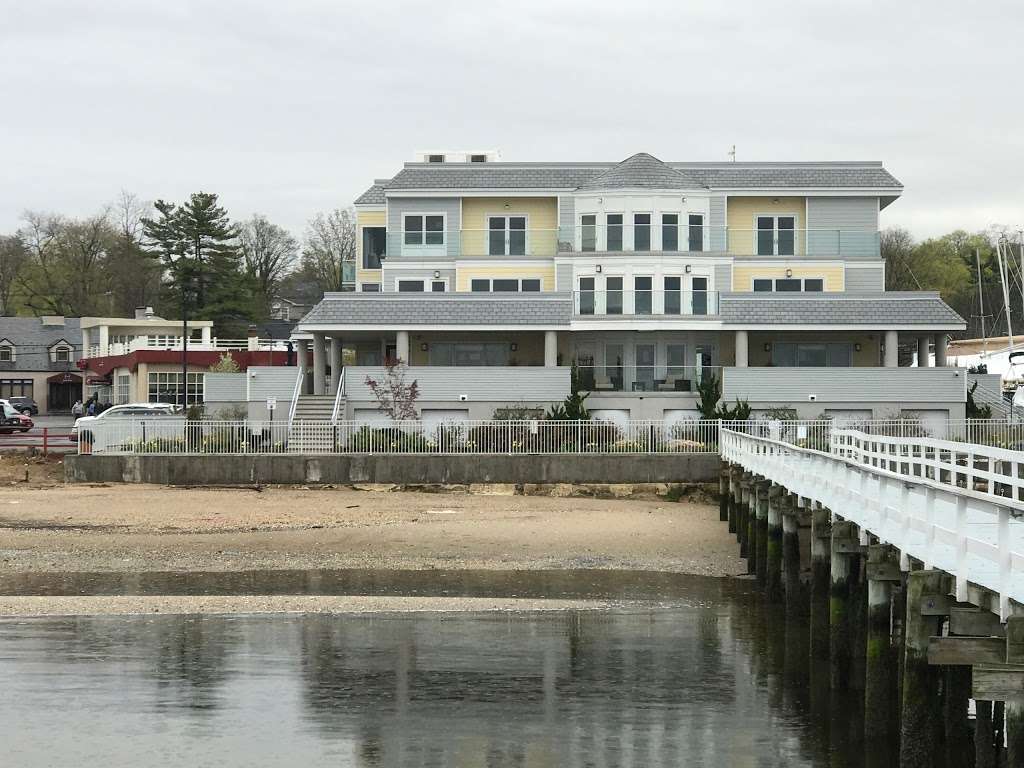 Knickerbocker Yacht Hotel | 433 Main St, Port Washington, NY 11050 | Phone: (516) 883-4800