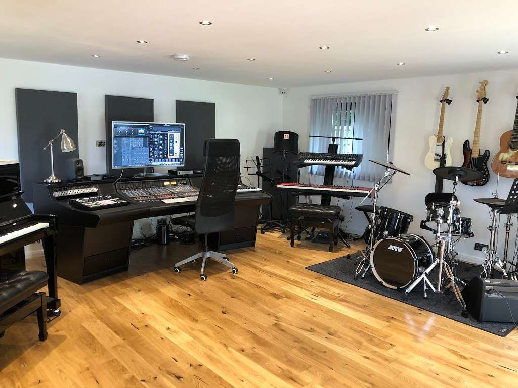 Promenade Recording Studios | 15A Park Ave, Potters Bar EN6 5EN, UK | Phone: 07858 464347