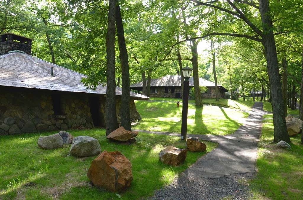 Bear Mountain Inn and Overlook Lodge | 3020 Seven Lakes Drive, Tomkins Cove, NY 10986 | Phone: (855) 548-1184