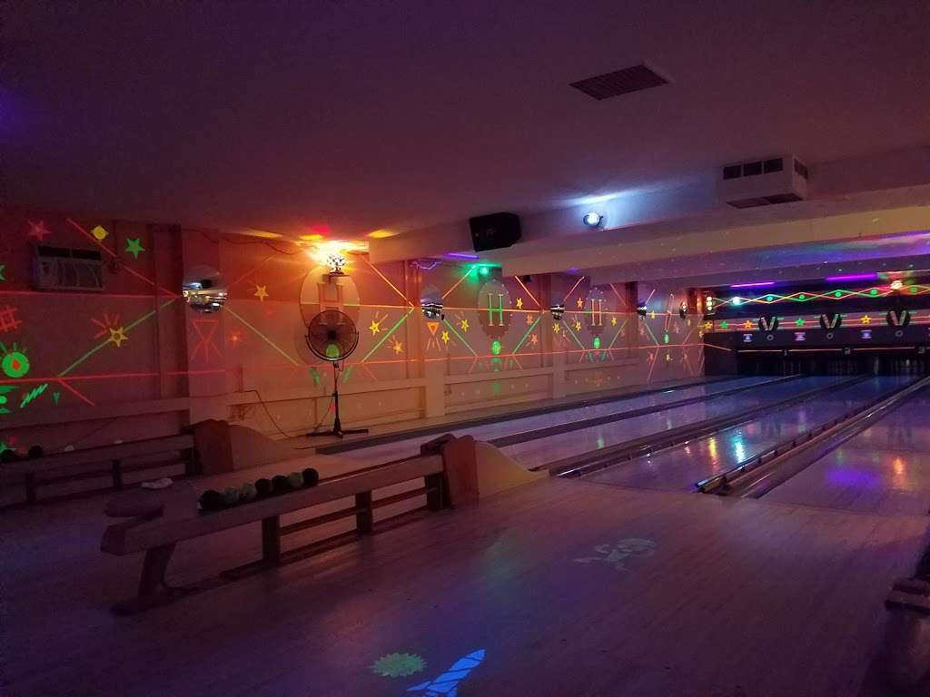 Harvard Bowling Lanes | 204 Ayer Rd, Harvard, MA 01451, USA | Phone: (978) 456-9361