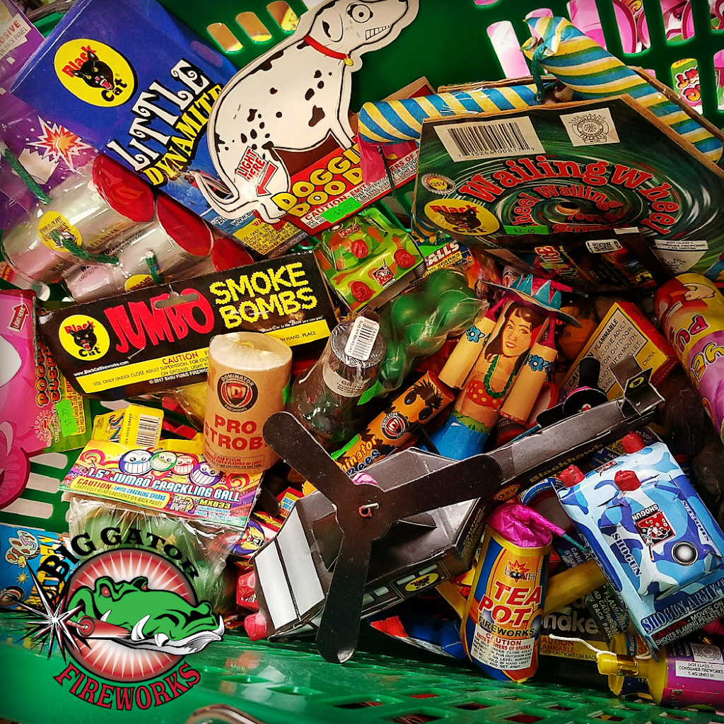 Big Gator Fireworks | 17375 NW 14001, Drexel, MO 64742, USA | Phone: (816) 619-2011