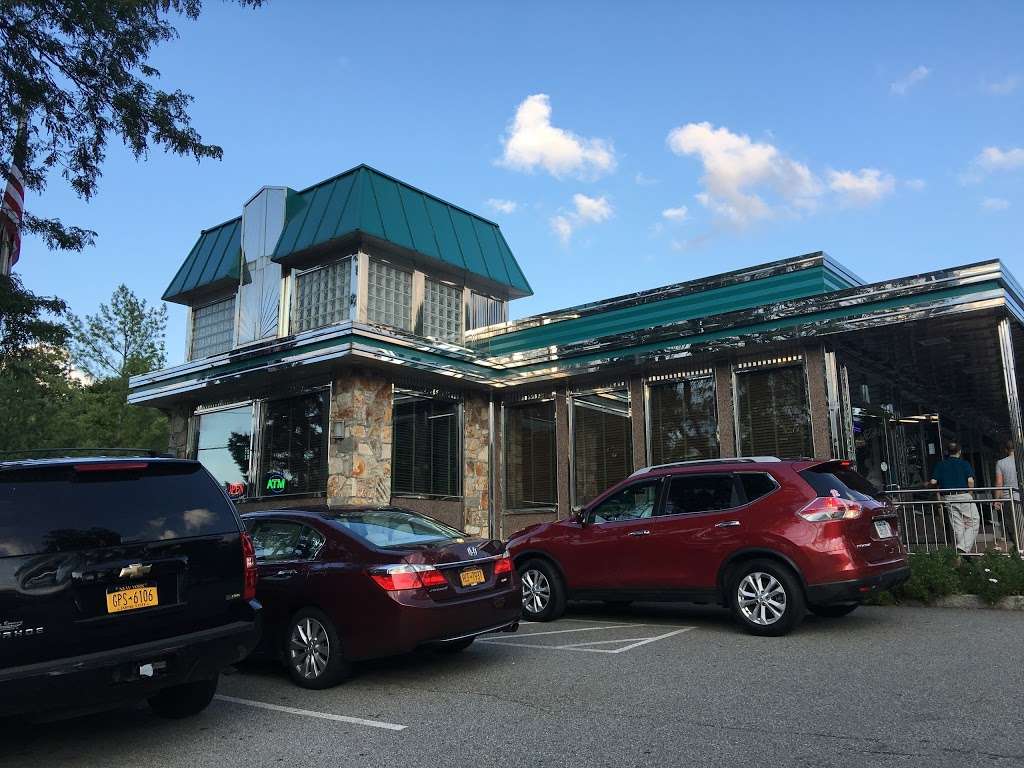 Mohegan Diner | 1880 E Main St, Mohegan Lake, NY 10547, USA | Phone: (914) 528-2585