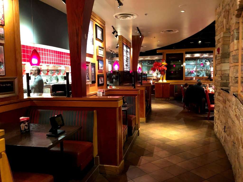 Red Robin Gourmet Burgers and Brews | 269 Colony Pl, Plymouth, MA 02360 | Phone: (508) 746-1228