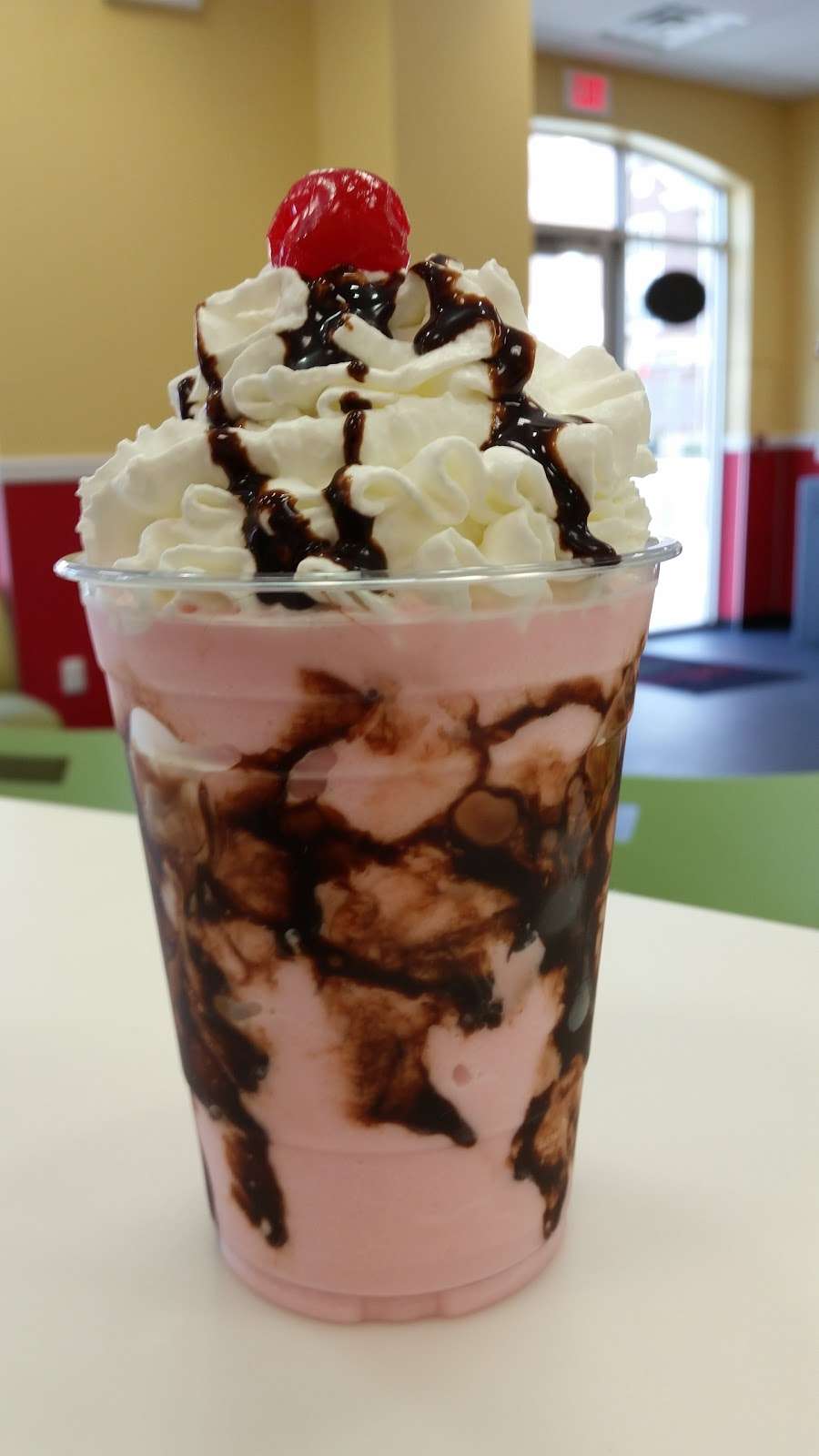 RedBerry Frozen Yogurt and Smoothie Bar | 200 Campus Town Circle, Ewing Township, NJ 08618, USA | Phone: (609) 883-0043