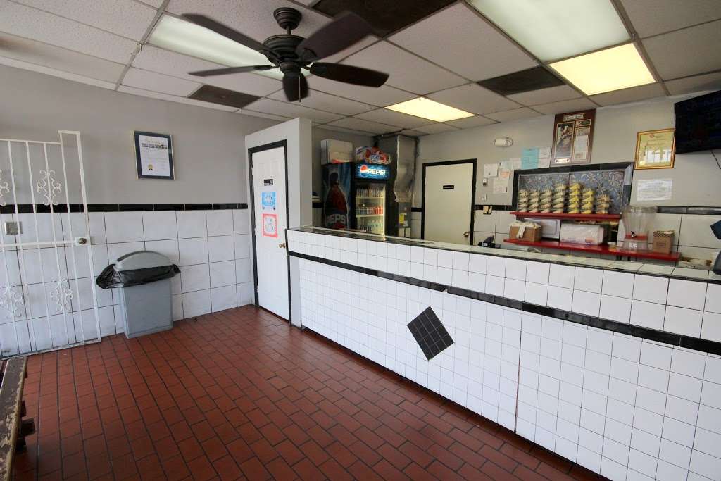 Crabman 305 | 2006 Opa-Locka Blvd, Opa-locka, FL 33054, USA | Phone: (786) 444-3157