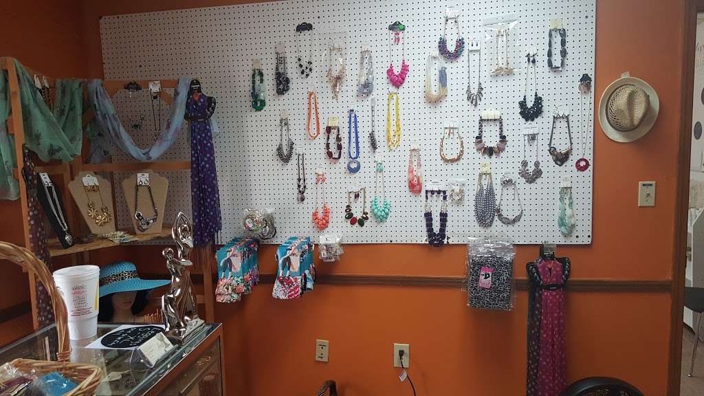 Victorias Corner | 5 Cabarrus Ave W, Concord, NC 28025, USA | Phone: (704) 497-4780