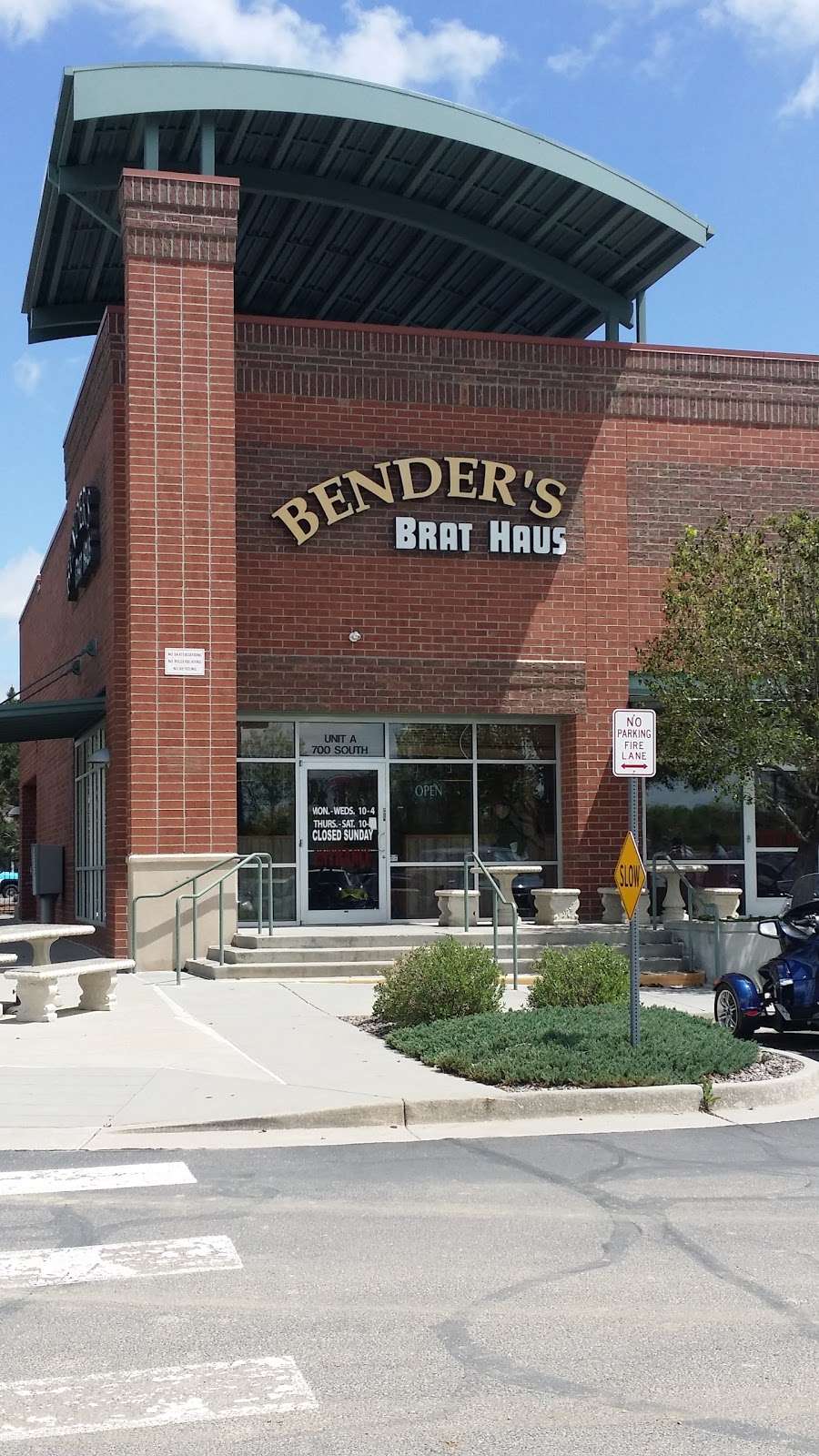 Benders Brat Haus | 700 S Buckley Rd, Aurora, CO 80017, USA | Phone: (303) 872-3569