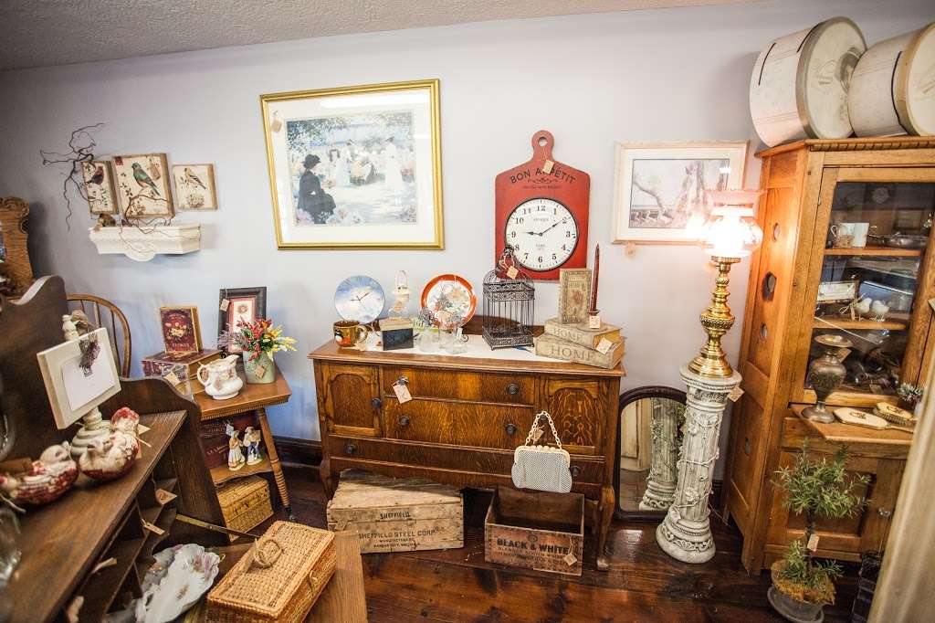 As Time Goes By Antiques | 125 W Broadway St, Peculiar, MO 64078, USA | Phone: (816) 779-3322