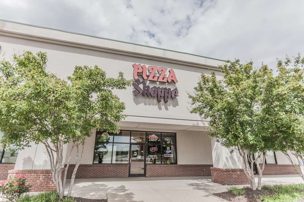 Pizza Shoppe | 3504 SW Market St, Lees Summit, MO 64082, USA | Phone: (816) 537-7111