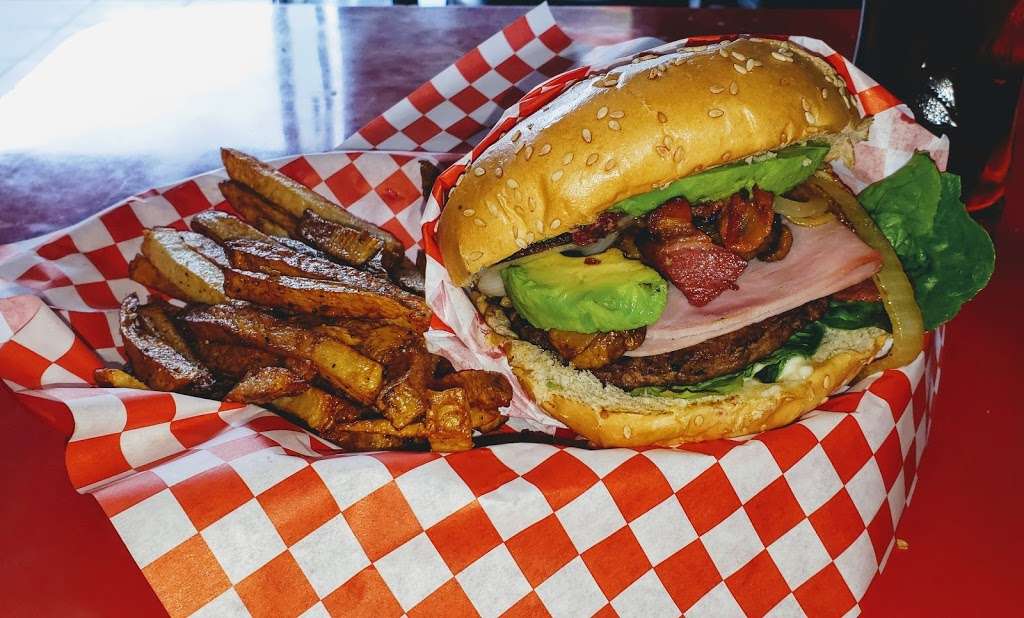 Beverly Burgers Otay Industrial | Central Otay, Blvd. Industrial 19058, Nueva Tijuana, 22435 Tijuana, B.C., Mexico | Phone: 664 624 8801