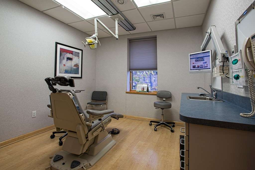 Clifton Oral & Maxillofacial: Gorab Glenn DDS | 1439 Broad St, Clifton, NJ 07013, USA | Phone: (973) 778-7171