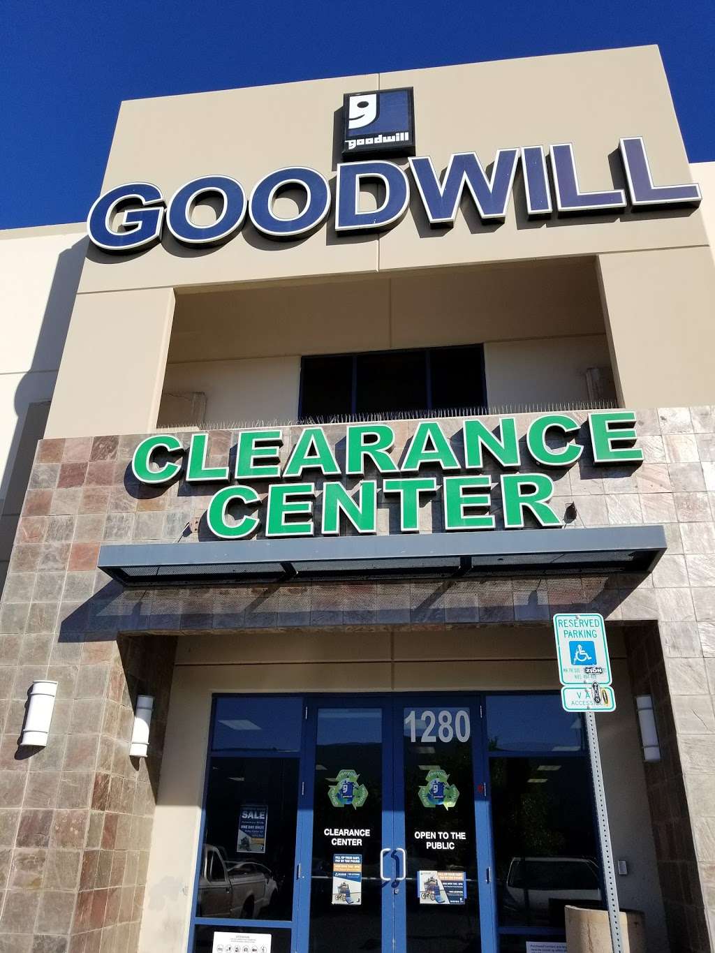 Goodwill Clearance Center and Donation Site | 1280 W Cheyenne Ave, North Las Vegas, NV 89030 | Phone: (702) 214-2008