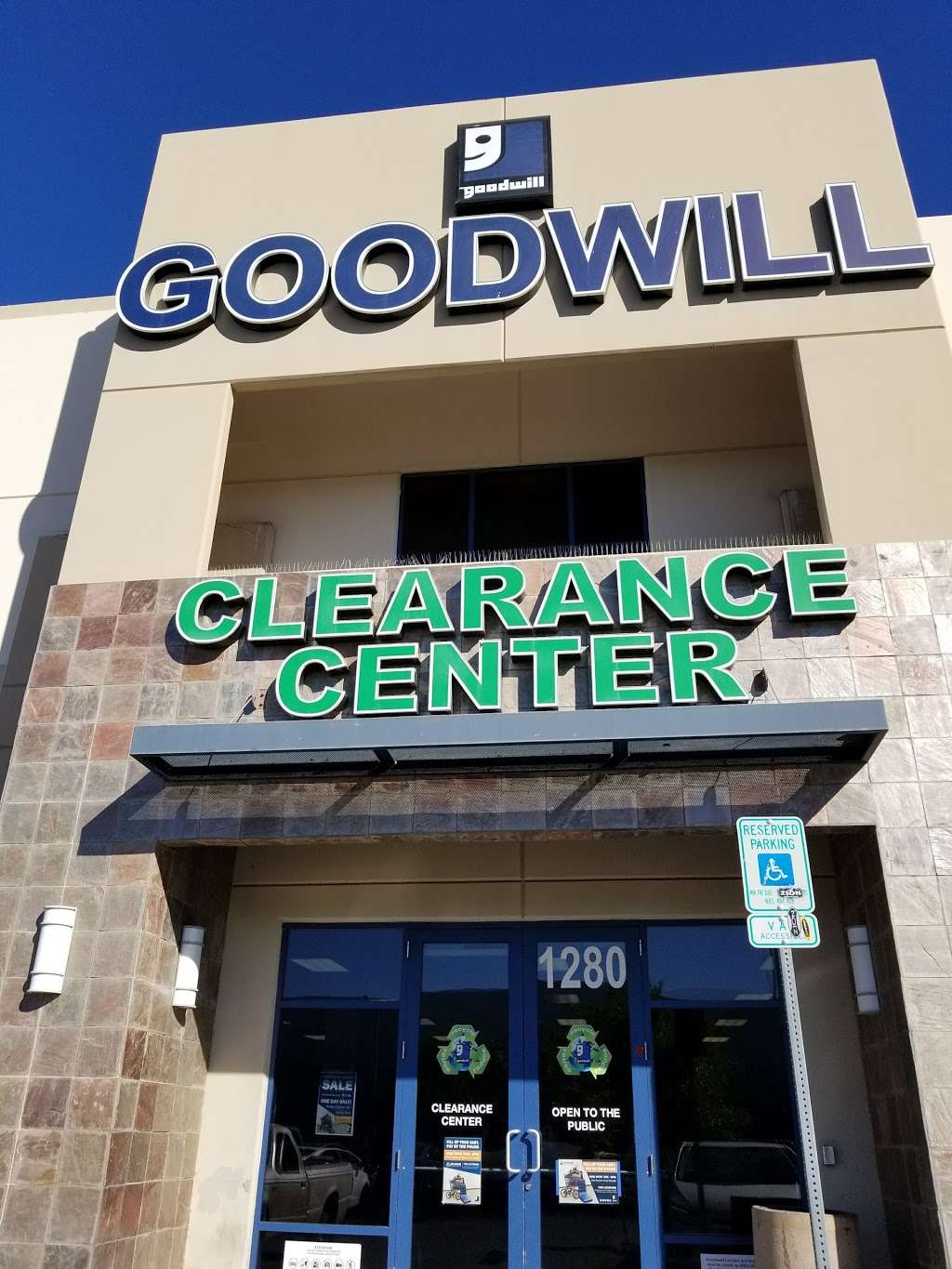 Goodwill Clearance Center and Donation Site | 1280 W Cheyenne Ave, North Las Vegas, NV 89030, USA | Phone: (702) 214-2008