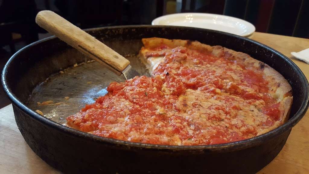 Lou Malnatis Pizzeria | 8515 Redtail Dr Lakewood Commons... corner of Redtail Dr &, Ackman Rd, Village of Lakewood, IL 60014 | Phone: (815) 477-8100