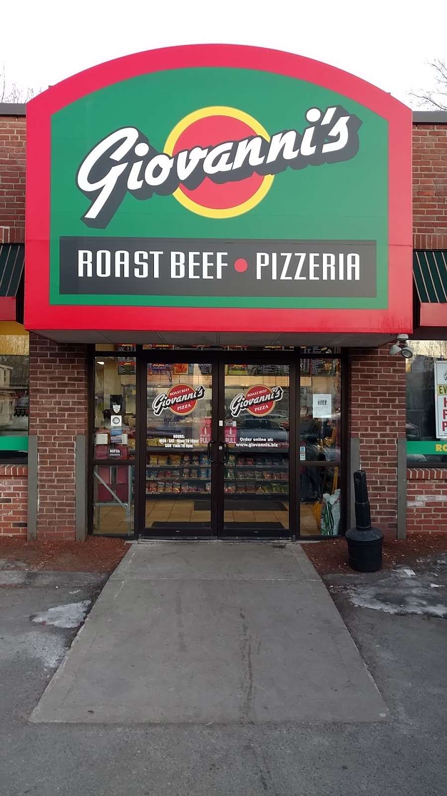 Giovannis Roast Beef & Pizzeria | 14 Broad St, Nashua, NH 03064, USA | Phone: (603) 874-1379