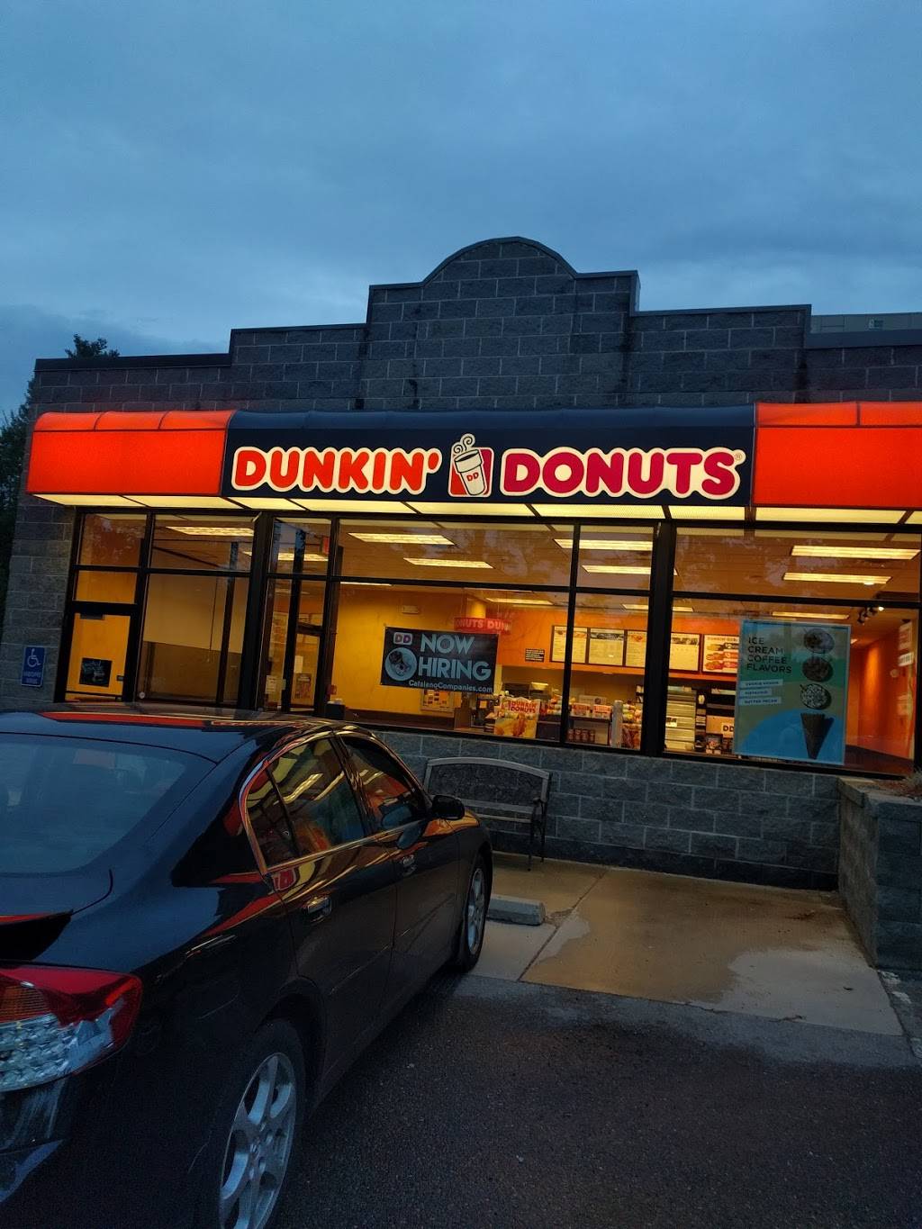 Dunkin | 28 Main St, Townsend, MA 01469, USA | Phone: (978) 597-6619