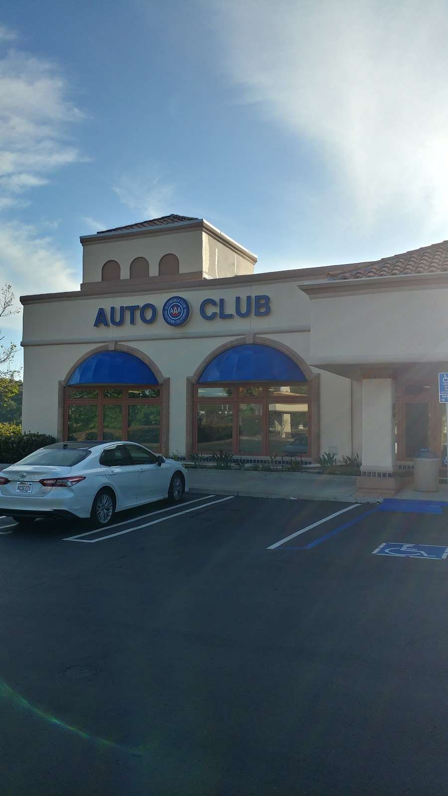 AAA - Automobile Club of Southern California | 12630 Sabre Springs Pkwy #301, San Diego, CA 92128, USA | Phone: (858) 486-0786