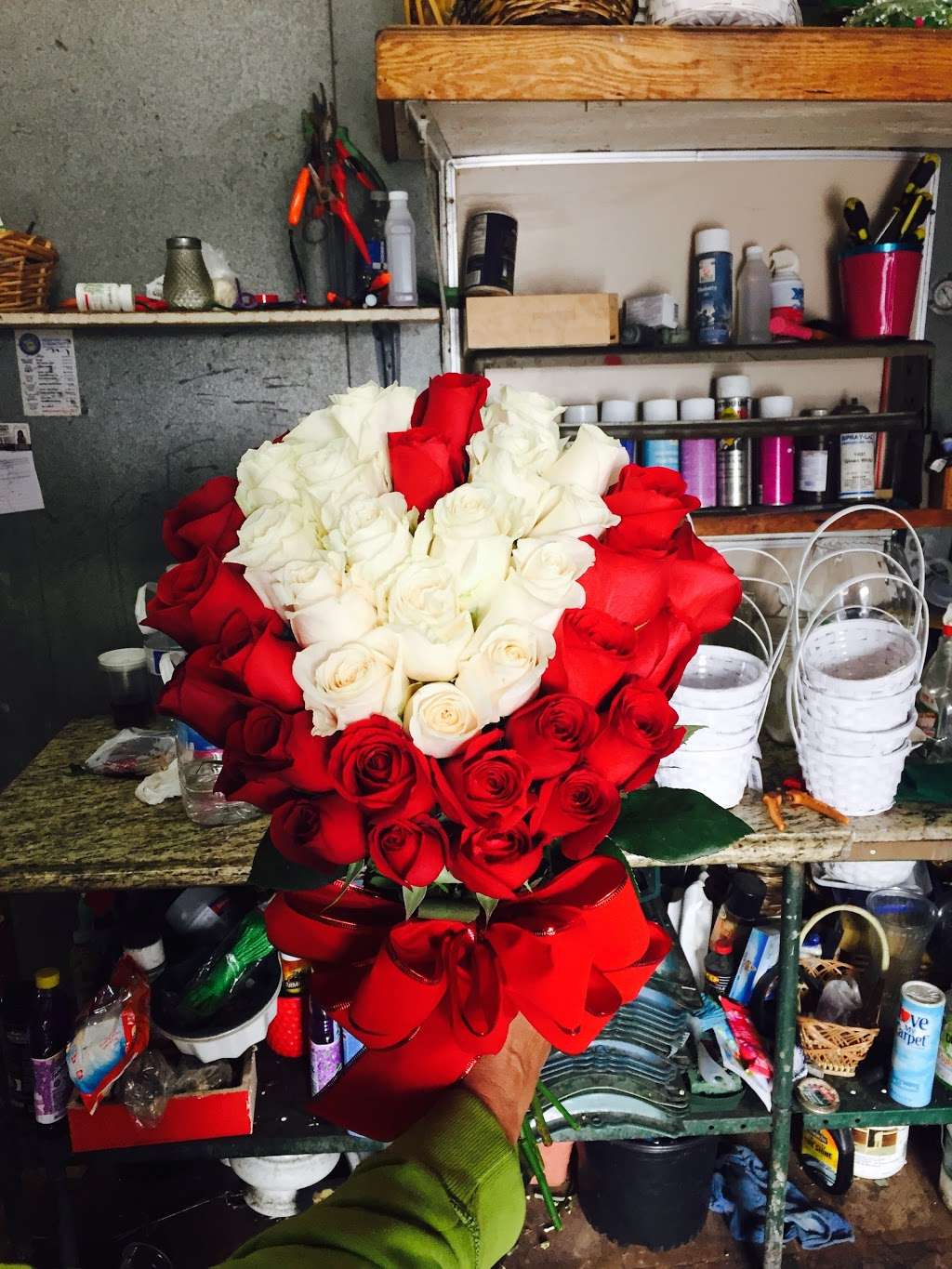 Melinas Flowers & Gift Shop | 3550 Gage Ave, Bell, CA 90201, USA | Phone: (323) 588-7157