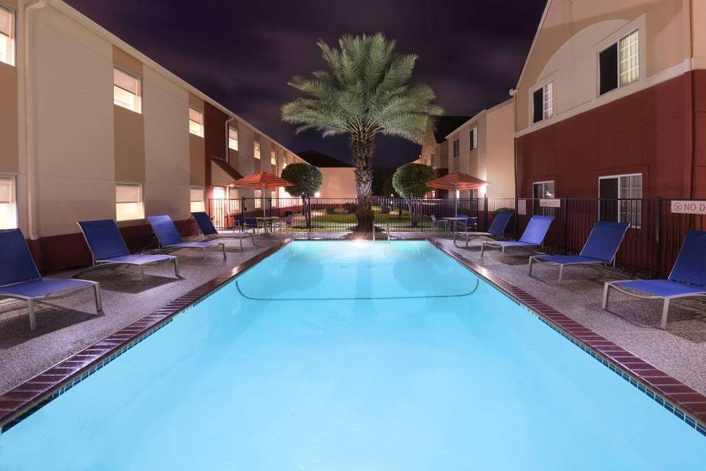 TownePlace Suites by Marriott Lake Jackson Clute | 1003 TX-332, Clute, TX 77531, USA | Phone: (979) 388-9300