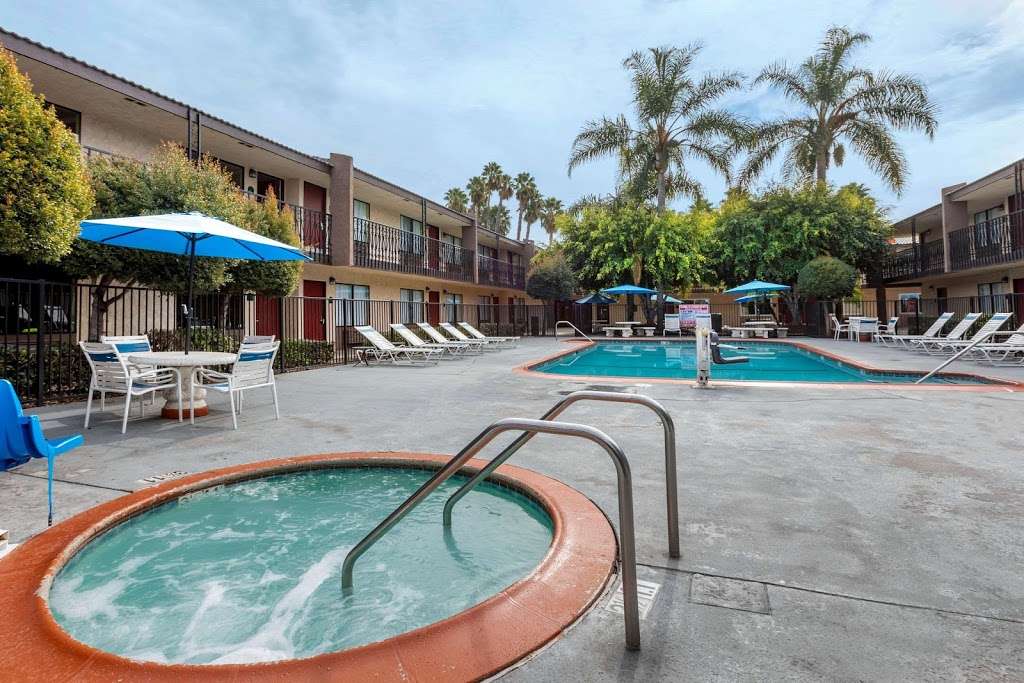 Quality Inn & Suites Buena Park Anaheim | 7555 Beach Blvd, Buena Park, CA 90620, USA | Phone: (714) 522-7360