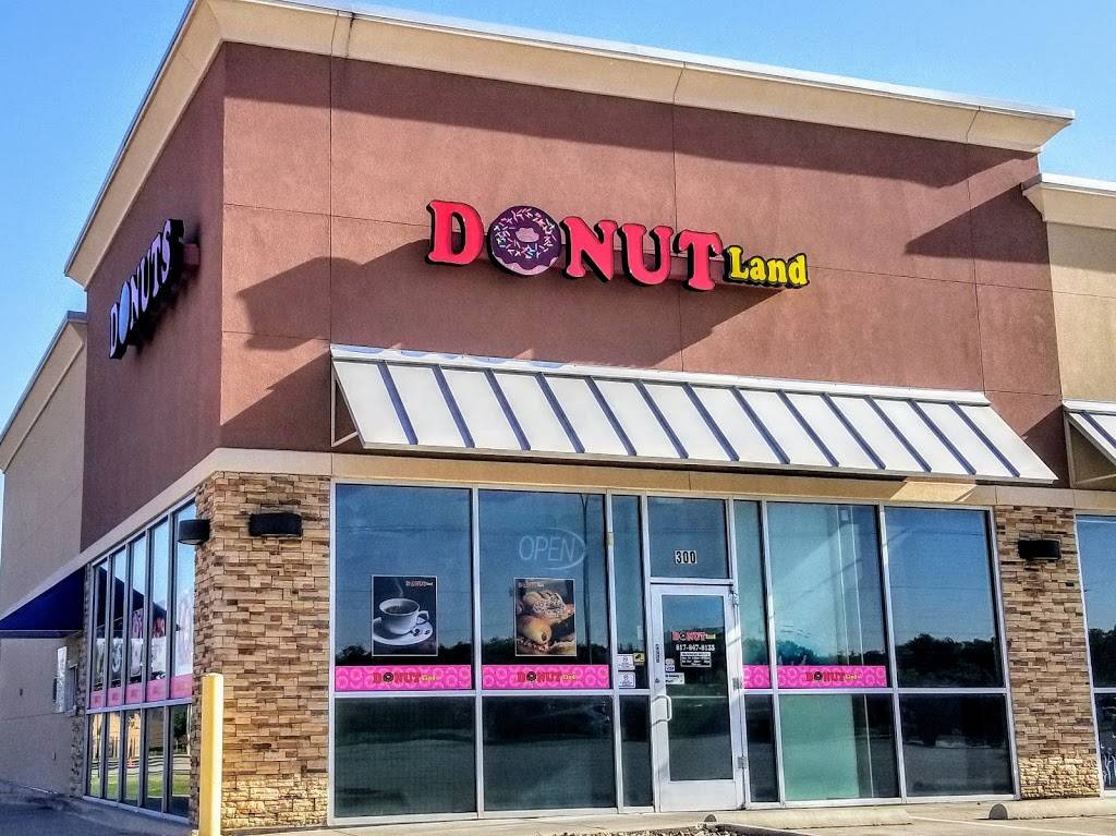 Donut Land | 3088 Basswood Blvd, Fort Worth, TX 76137, USA | Phone: (817) 847-8133