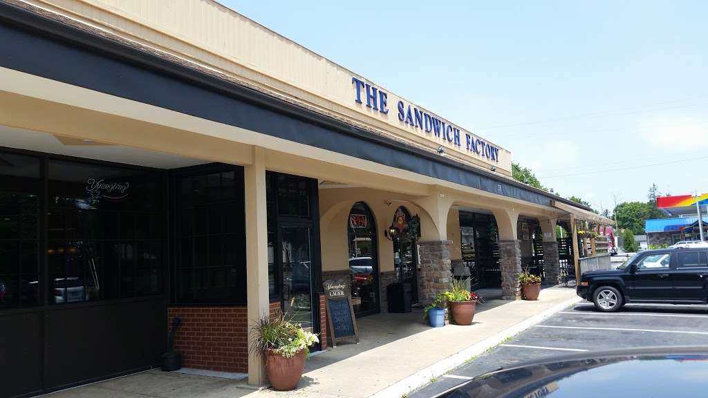 The Sandwich Factory Sports Lounge | 2520 Lititz Pike, Lancaster, PA 17601, USA | Phone: (717) 581-8180