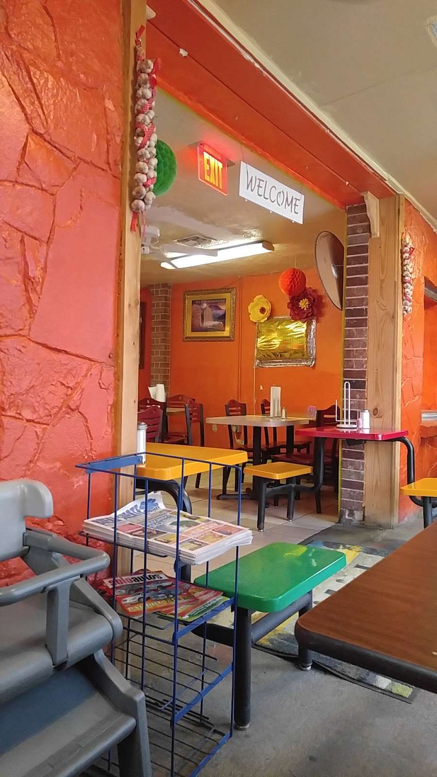 El Puesto Mexican Restaurant | 1504 Castroville Rd, San Antonio, TX 78237, USA | Phone: (210) 433-1901