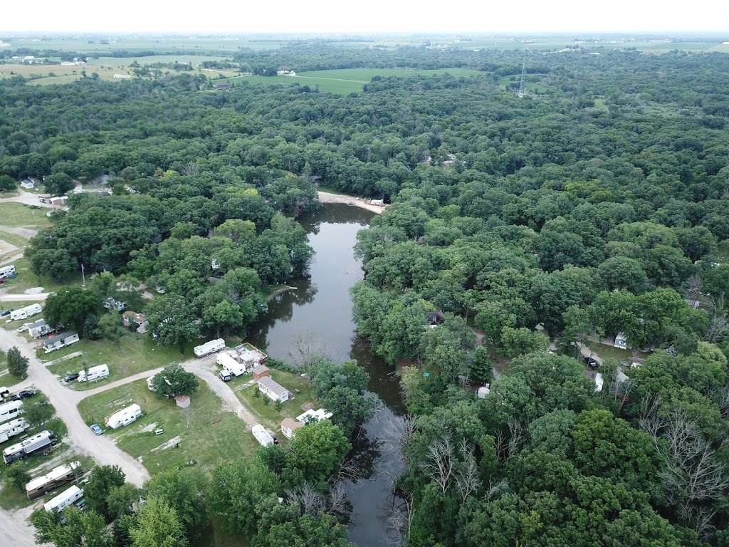 Escape to Illinois' Four-Star Paradise: Your Gateway to Outdoor Adventures