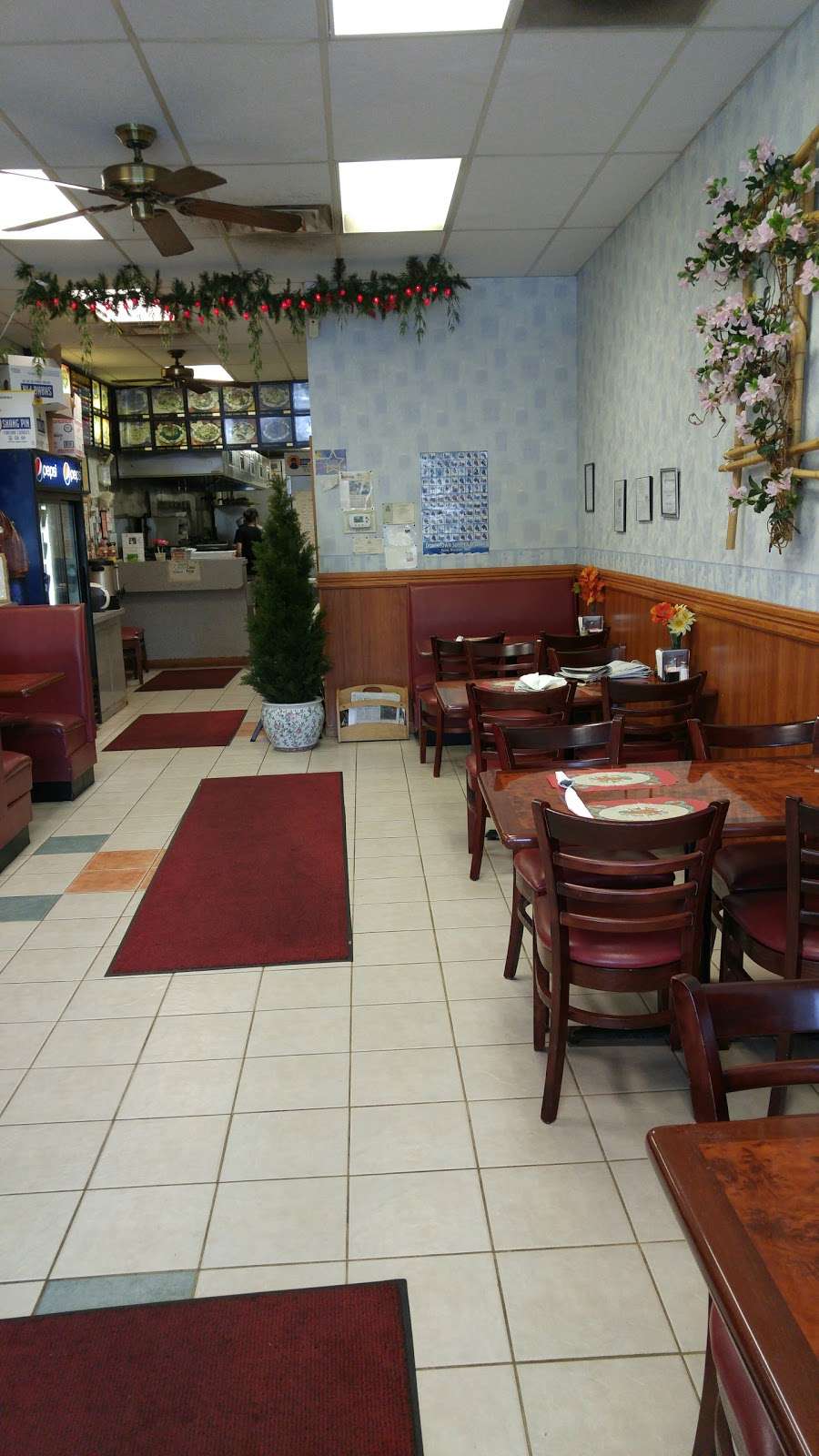 Main Moon Chinese Restaurant | 3900 Erie St # J, Racine, WI 53402, USA | Phone: (262) 681-9888