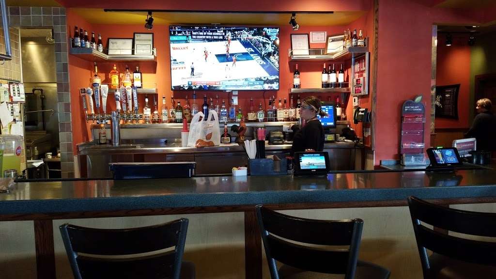 Applebees Grill + Bar | 2301 Vintage Ct, Excelsior Springs, MO 64024, USA | Phone: (816) 637-2498