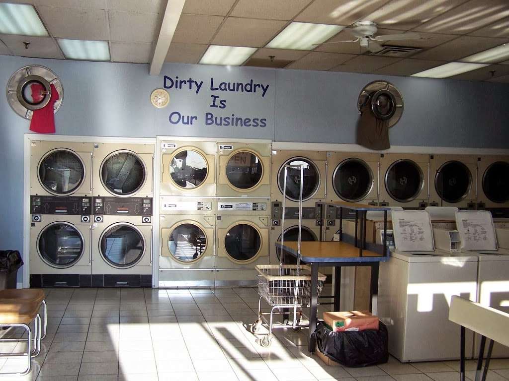 Schiller Park Super Laundry | 3922 25th Ave, Schiller Park, IL 60176 | Phone: (847) 233-9144