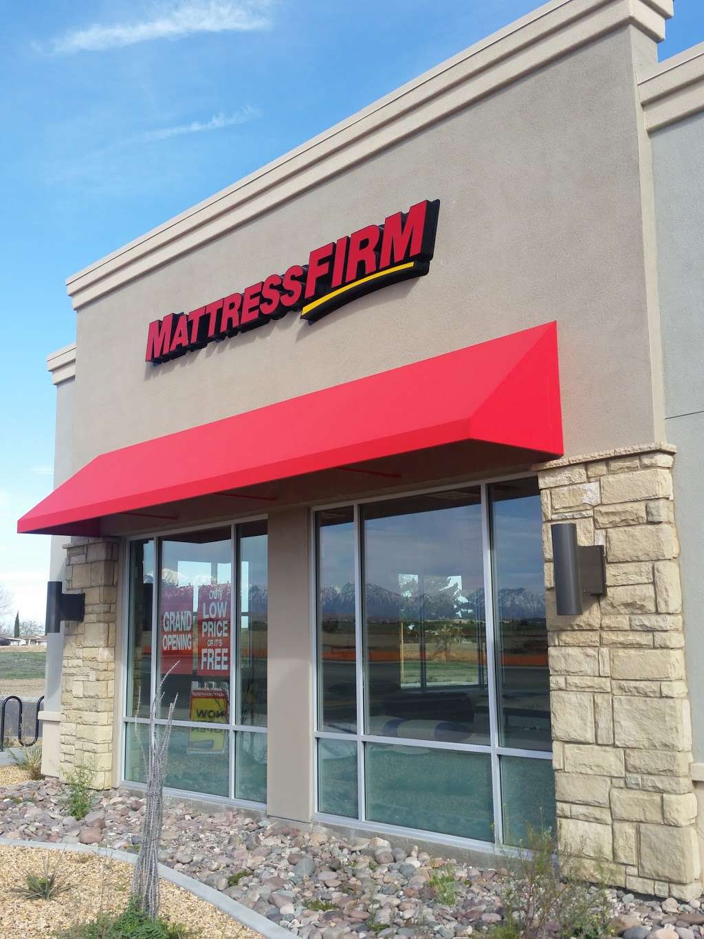 Mattress Firm Hesperia | 12680 Main St, Hesperia, CA 92345, USA | Phone: (760) 244-1600