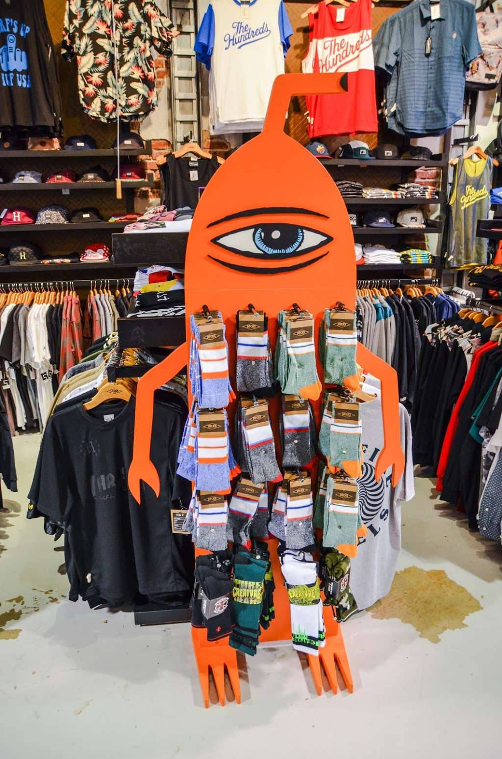 Jacks Garage Skateshop Huntington Beach | 101 Main St, Huntington Beach, CA 92648, USA | Phone: (714) 500-5755