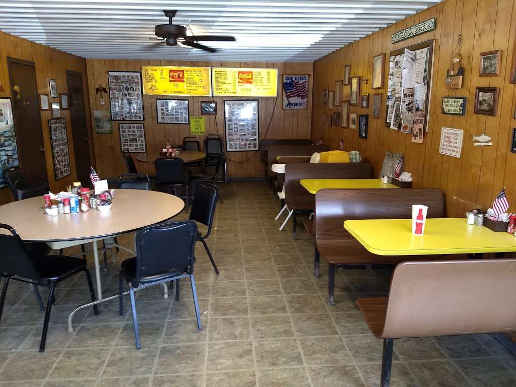 K-7 Drive-Inn | 102 E Graham Rd, Urich, MO 64788, USA | Phone: (660) 638-4662