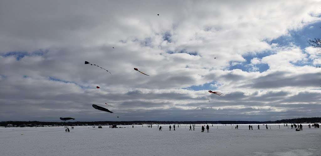 Sky Circus on Ice at Lake Lawn Resort | 2400 Geneva St, Delavan, WI 53115, USA | Phone: (800) 624-0052