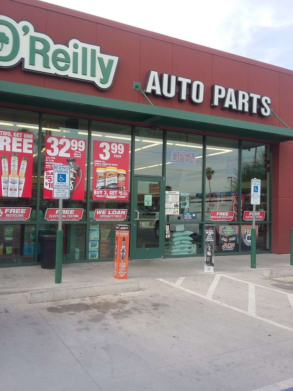 OReilly Auto Parts | 2714 W Glendale Ave, Phoenix, AZ 85051, USA | Phone: (602) 242-2902