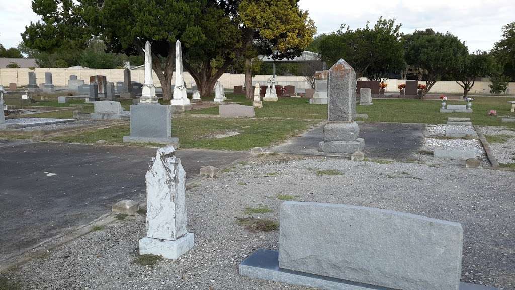 Wetmore Community Cemetery | Higgins Rd, San Antonio, TX 78217, USA | Phone: (210) 862-3850