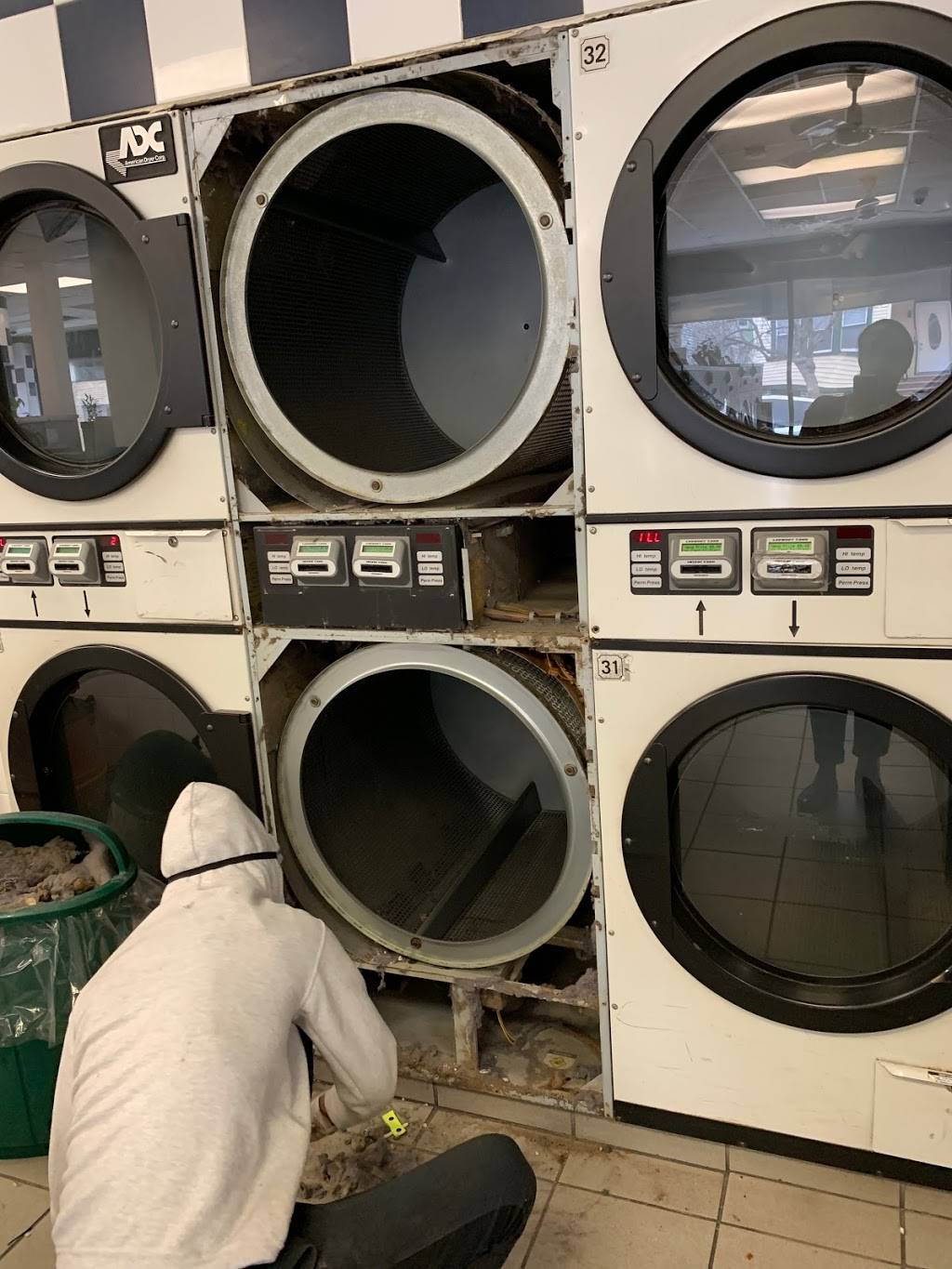 Wash A Load LLC. Laundromat | 296-298 Renner Ave, Newark, NJ 07112, USA | Phone: (973) 991-0505